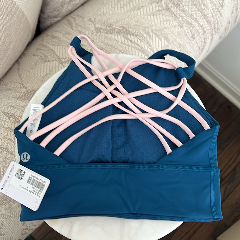 Lululemon Free to Be Bra